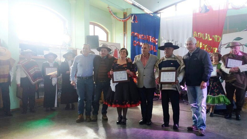 Pareja finalista del Concurso Comunal de Cueca del Adulto Mayor viajo a competir a la comuna de El Carmen 29-08-2016 (9)