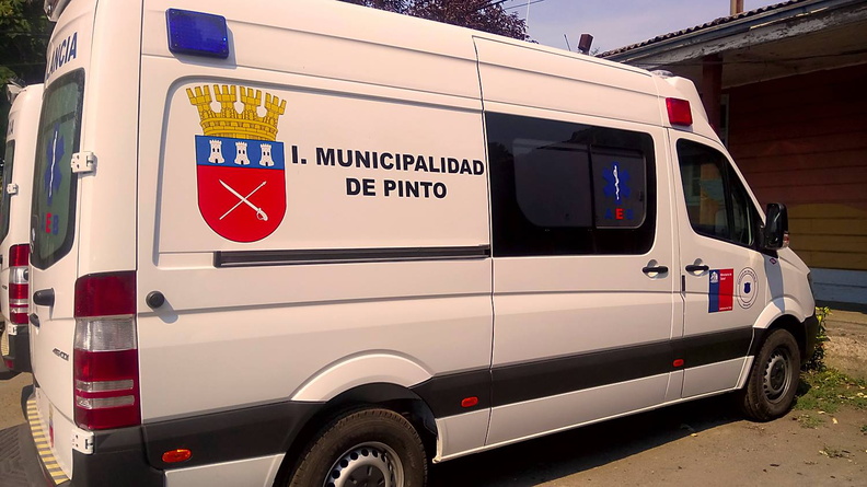 CESFAM de Pinto hace recepción de su nueva ambulancia cero km (2)