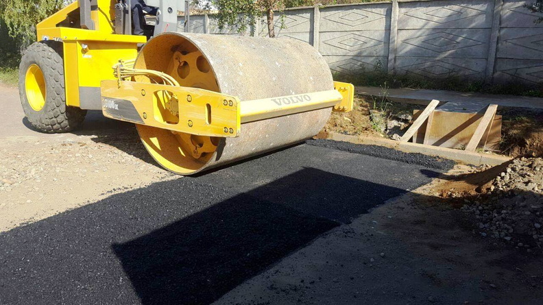 Municipalidad realiza reparación de calles con maquinaria municipal 13-04-2017 (3).jpg