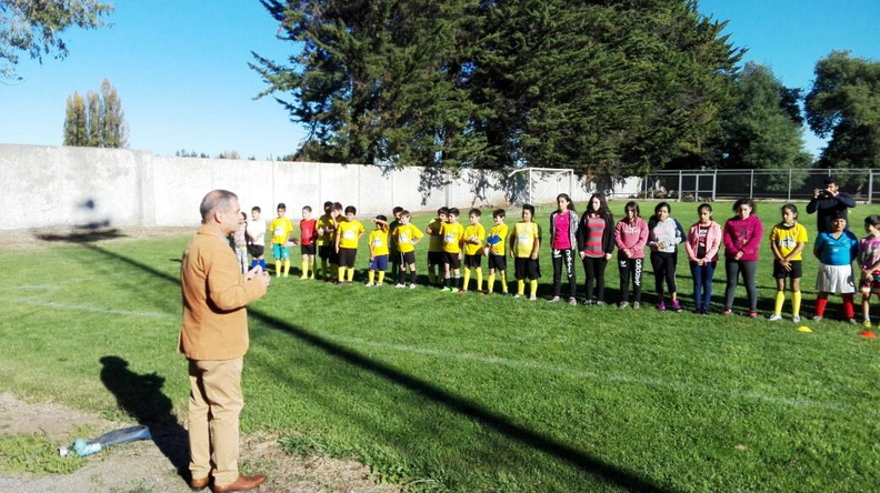 Municipalidad de Pinto premia a alumnos de la Escuela de Fútbol de la comuna  29-04-2017 (10).jpg