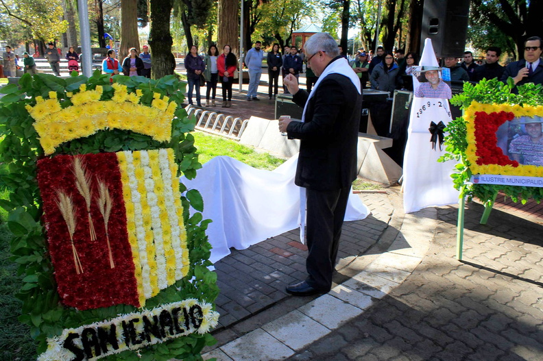 Vecinos y Municipalidad de Pinto conmemoran primer Aniversario del fallecimiento del Ex Alcalde Fernando Chávez Guiñez 08-05-2017jpg (7).jpg