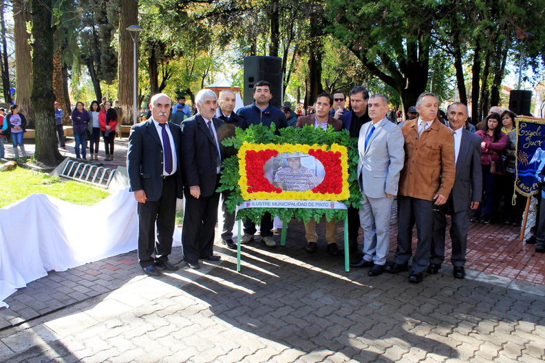 Vecinos y Municipalidad de Pinto conmemoran primer Aniversario del fallecimiento del Ex Alcalde Fernando Chávez Guiñez 08-05-2017jpg (8).jpg