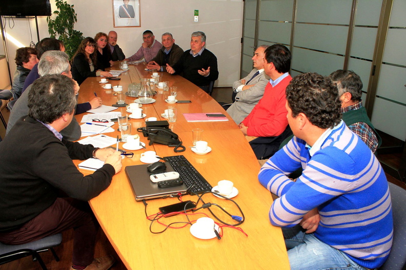 Funcionarios de la Municipalidad de Pinto viajan a Santiago a reunión organizada por INDAP 06-09-2017 (14)