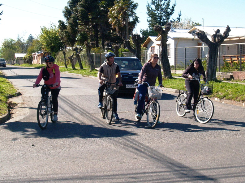 DESAMU organiza Cicletada Familiar con la comunidad escolar, adulta, adulta mayor y de salud de la Comuna 17-10-2017 (14).jpg