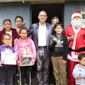 Viejito Pascuero llegó a Pinto y junto con ello la Navidad para los niños 18-12-2017 (19).jpg
