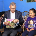Viejito Pascuero llegó a Pinto y junto con ello la Navidad para los niños 18-12-2017 (22).jpg