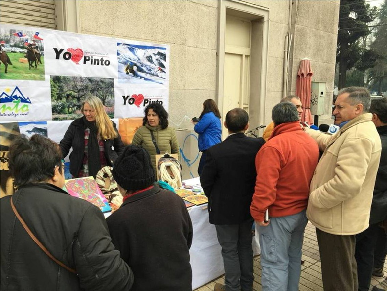 Alcalde de Pinto promociona la Gran Feria de Invierno a desarrollarse en Las Trancas en el Paseo Arauco de Chillán 09-08-2018 (10)