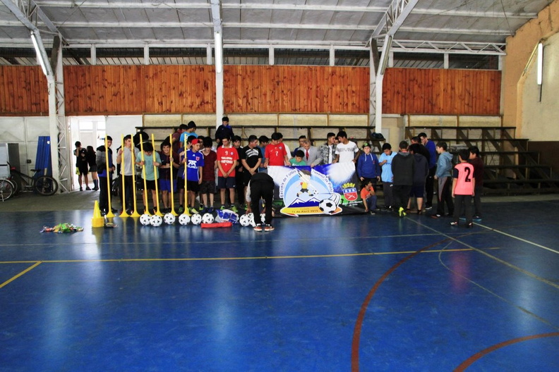 Implementación deportiva fue entregada a la Escuela Juvenil de Fútbol de Pinto 05-10-2018 (7)
