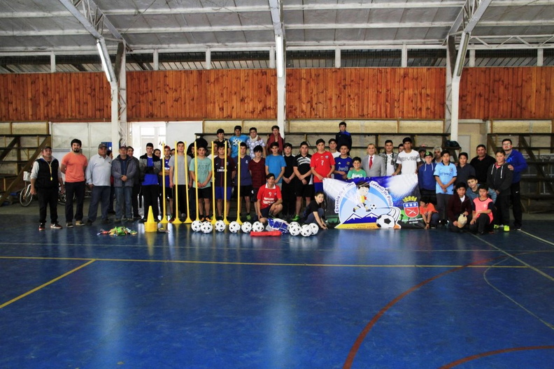 Implementación deportiva fue entregada a la Escuela Juvenil de Fútbol de Pinto 05-10-2018 (8)