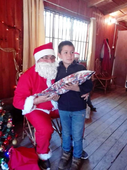 I. Municipalidad de Pinto continúa con la tradicional entrega de regalos a varios sectores de la comuna 16-12-2018 (70)