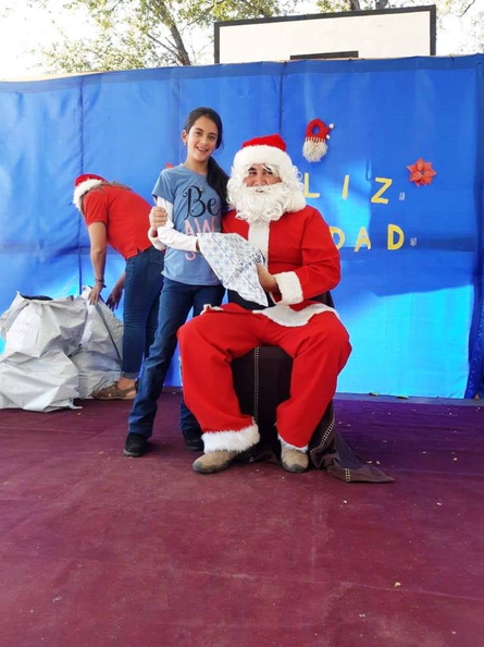 I. Municipalidad de Pinto continúa con la tradicional entrega de regalos a varios sectores de la comuna 16-12-2018 (98)