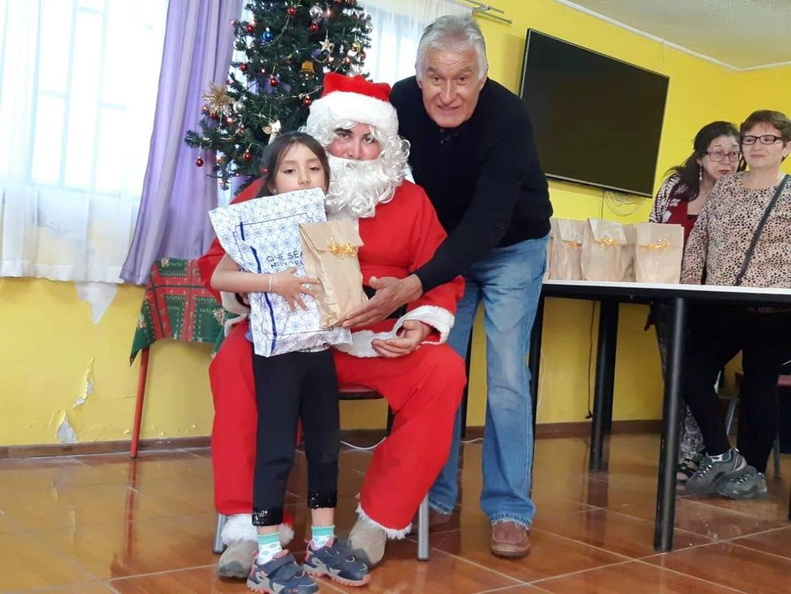 I. Municipalidad de Pinto continúa con la tradicional entrega de regalos a varios sectores de la comuna 16-12-2018 (126)