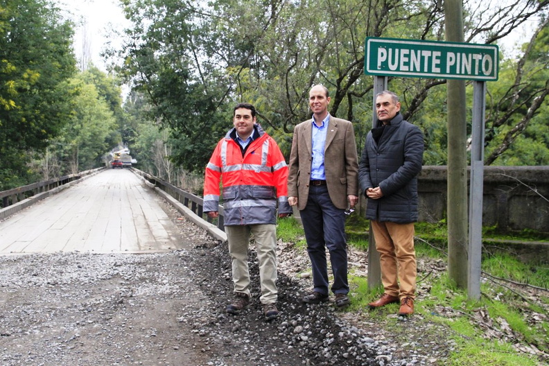 Autoridades analizaron los lineamientos de la licitación que va a construir de forma definitiva el puente Pinto – Coihueco 25-07-2019 (20)