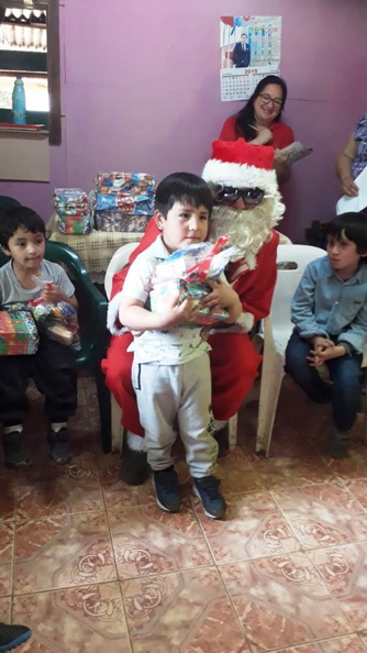 Viejito Pascuero inicia entrega de regalos en Pinto 16-12-2019 (119)