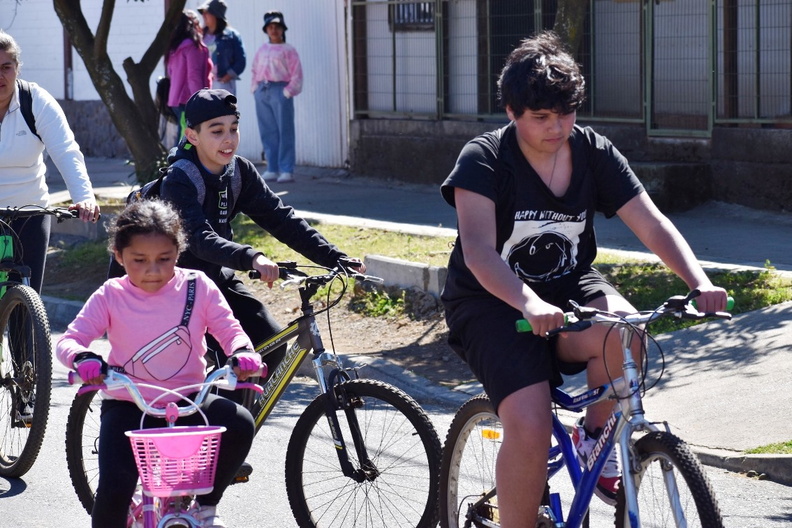 Cicletada Familiar organizada por la Escuela Puerta de la Cordillera 16-10-2023 (42).jpg