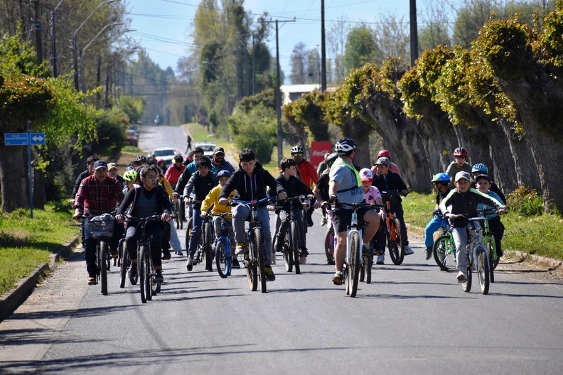 Cicletada Familiar organizada por la Escuela Puerta de la Cordillera 16-10-2023 (48).jpg